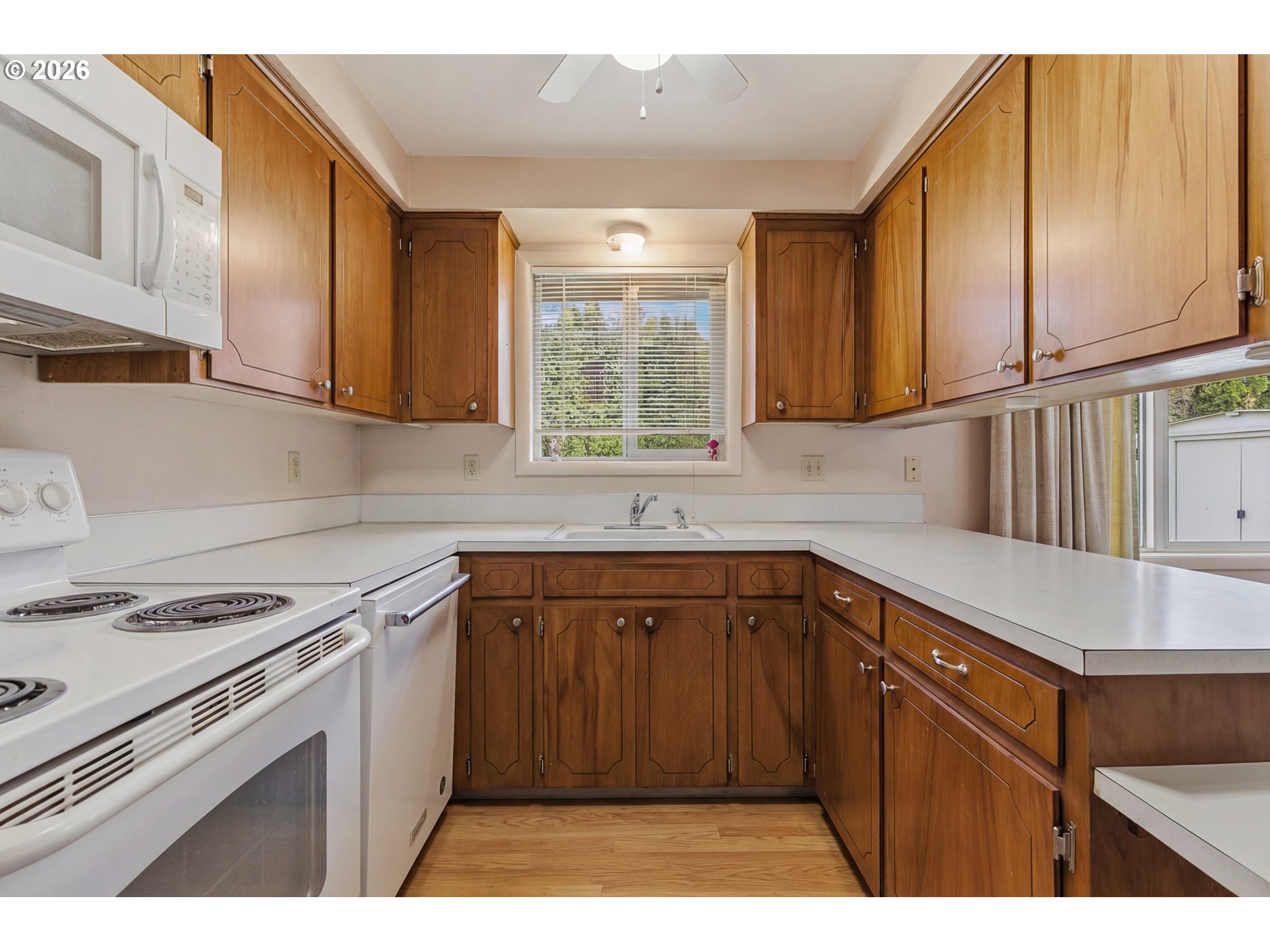 245 Columbus Street Southeast Albany, OR 97321 - Photo 8 of 31