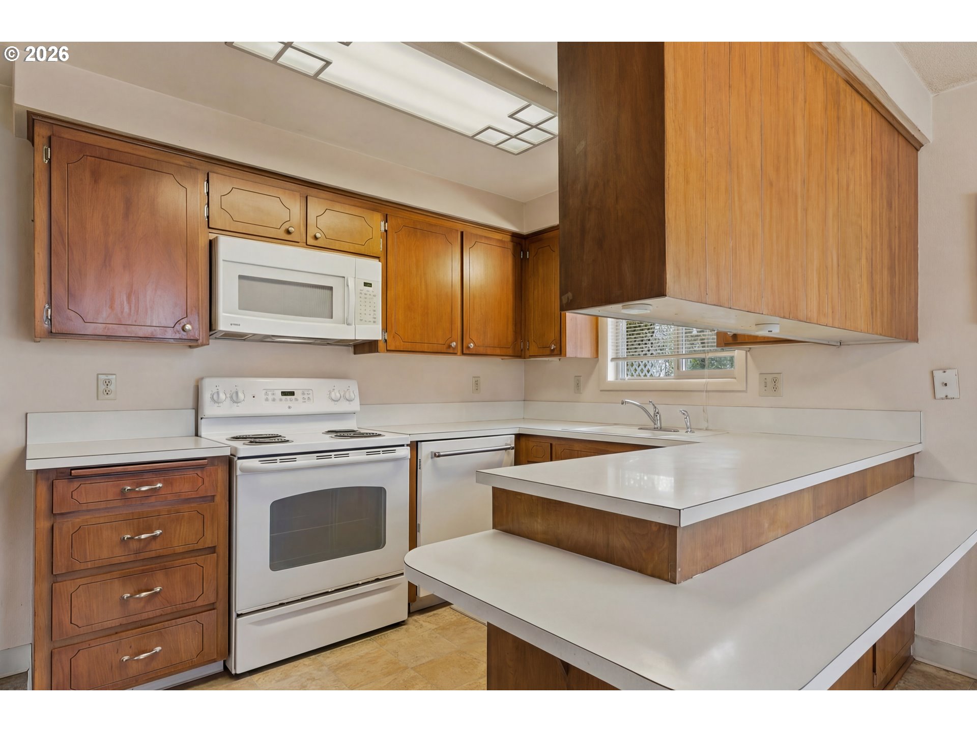 245 Columbus Street Southeast Albany, OR 97321 - Photo 9 of 31