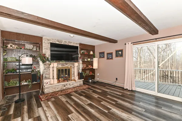 $649,900 | W267S7535 Olympia Court North, Vernon, WI 53189