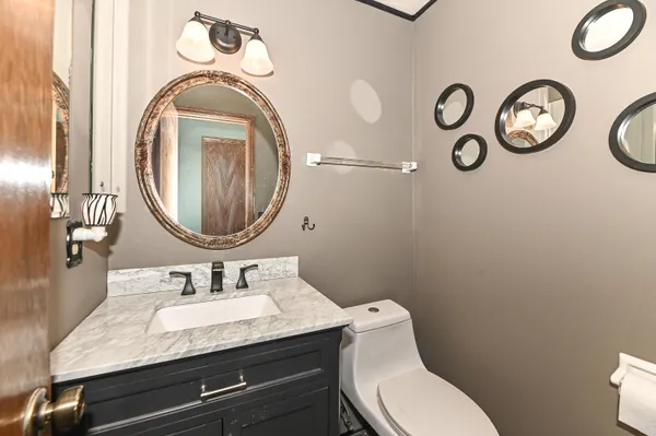 $649,900 | W267S7535 Olympia Court North, Vernon, WI 53189