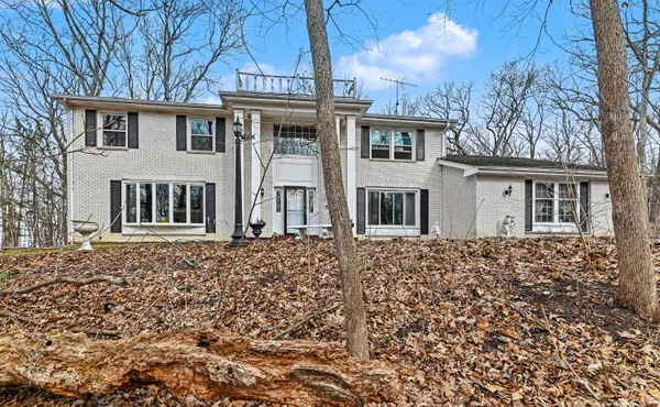 $649,900 | W267S7535 Olympia Court North, Vernon, WI 53189