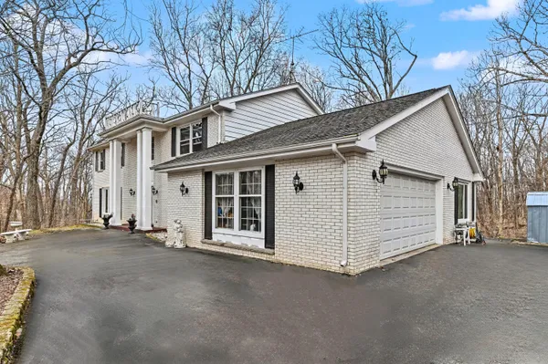 $649,900 | W267S7535 Olympia Court North, Vernon, WI 53189