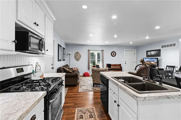 $299,999 | 25390 Cr 264 Road, Carrollton, MO 64633