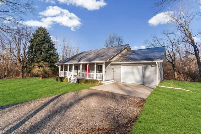 $310,000 | 25390 Cr 264 Road, Carrollton, MO 64633