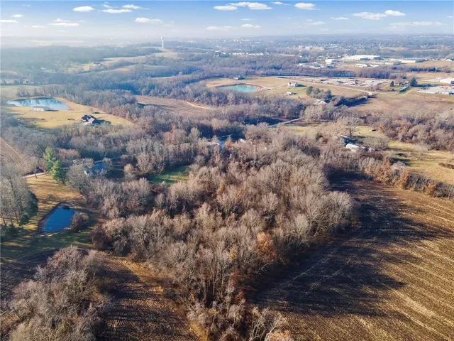 $310,000 | 25390 Cr 264 Road, Carrollton, MO 64633