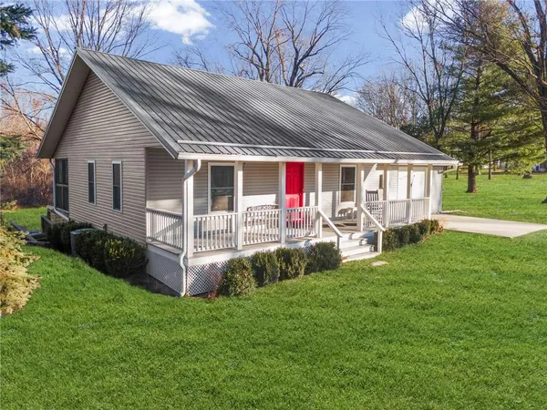 $299,999 | 25390 Cr 264 Road, Carrollton, MO 64633