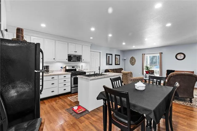 $310,000 | 25390 Cr 264 Road, Carrollton, MO 64633