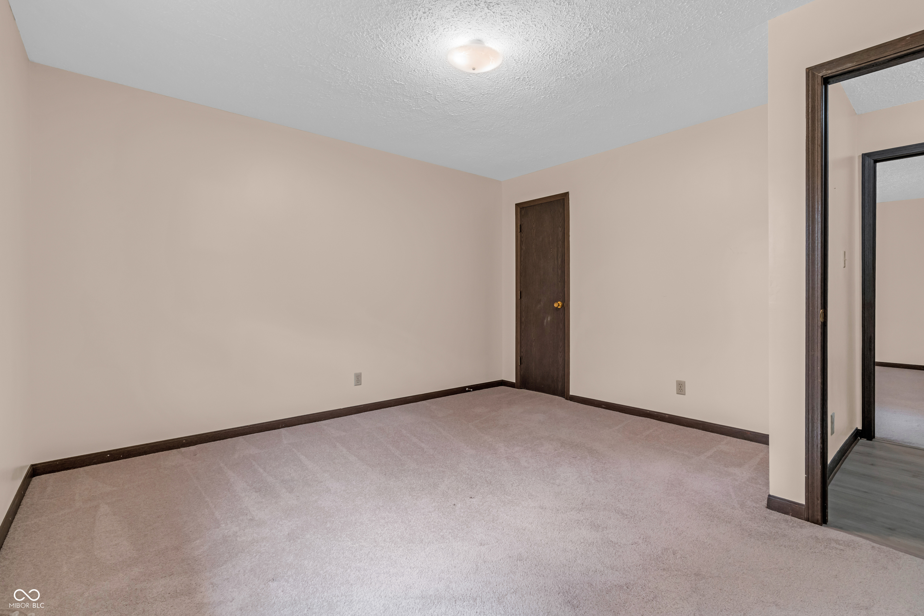 817 North Peterman Road Greenwood, IN 46142 - Photo 7 of 17