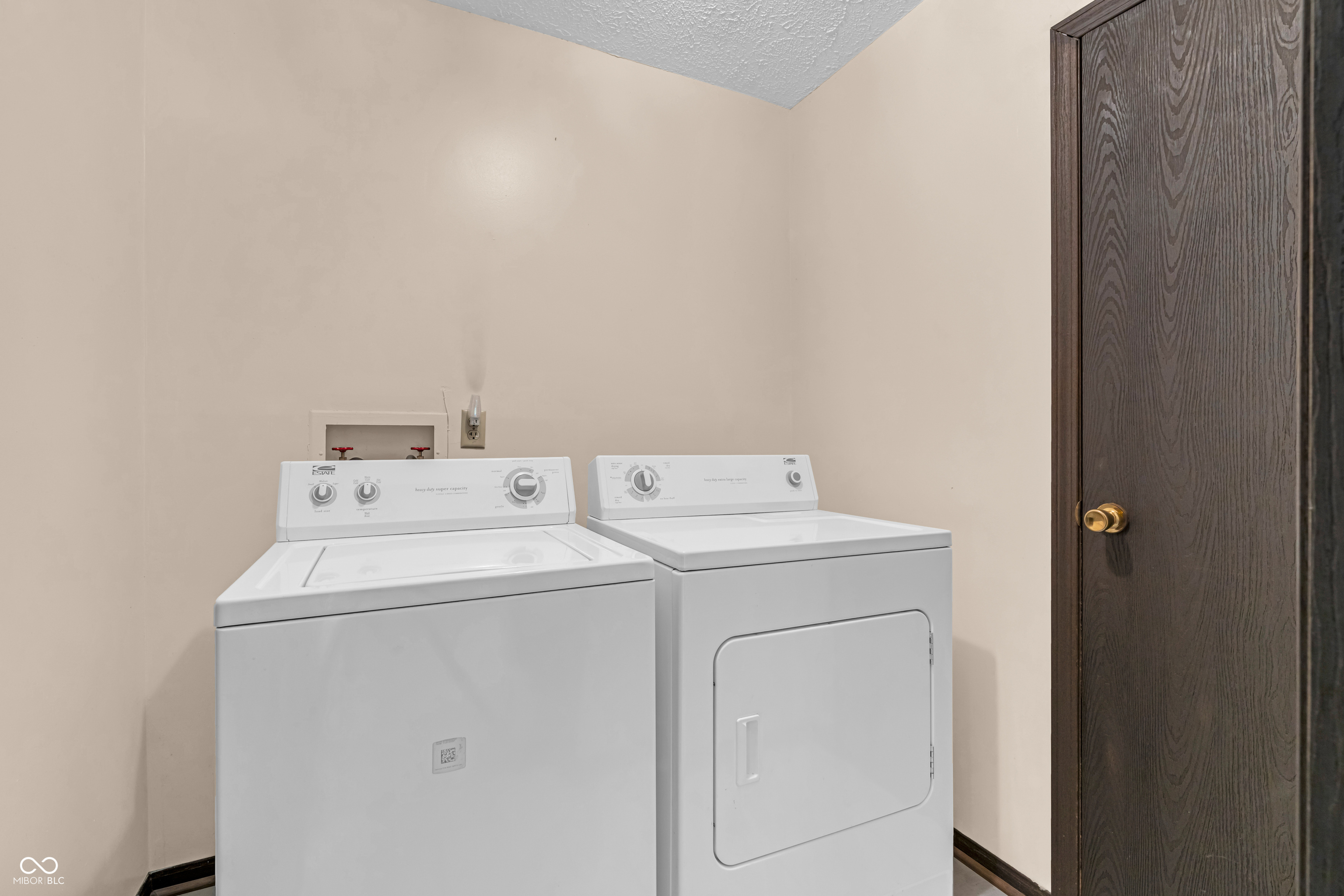 817 North Peterman Road Greenwood, IN 46142 - Photo 10 of 17