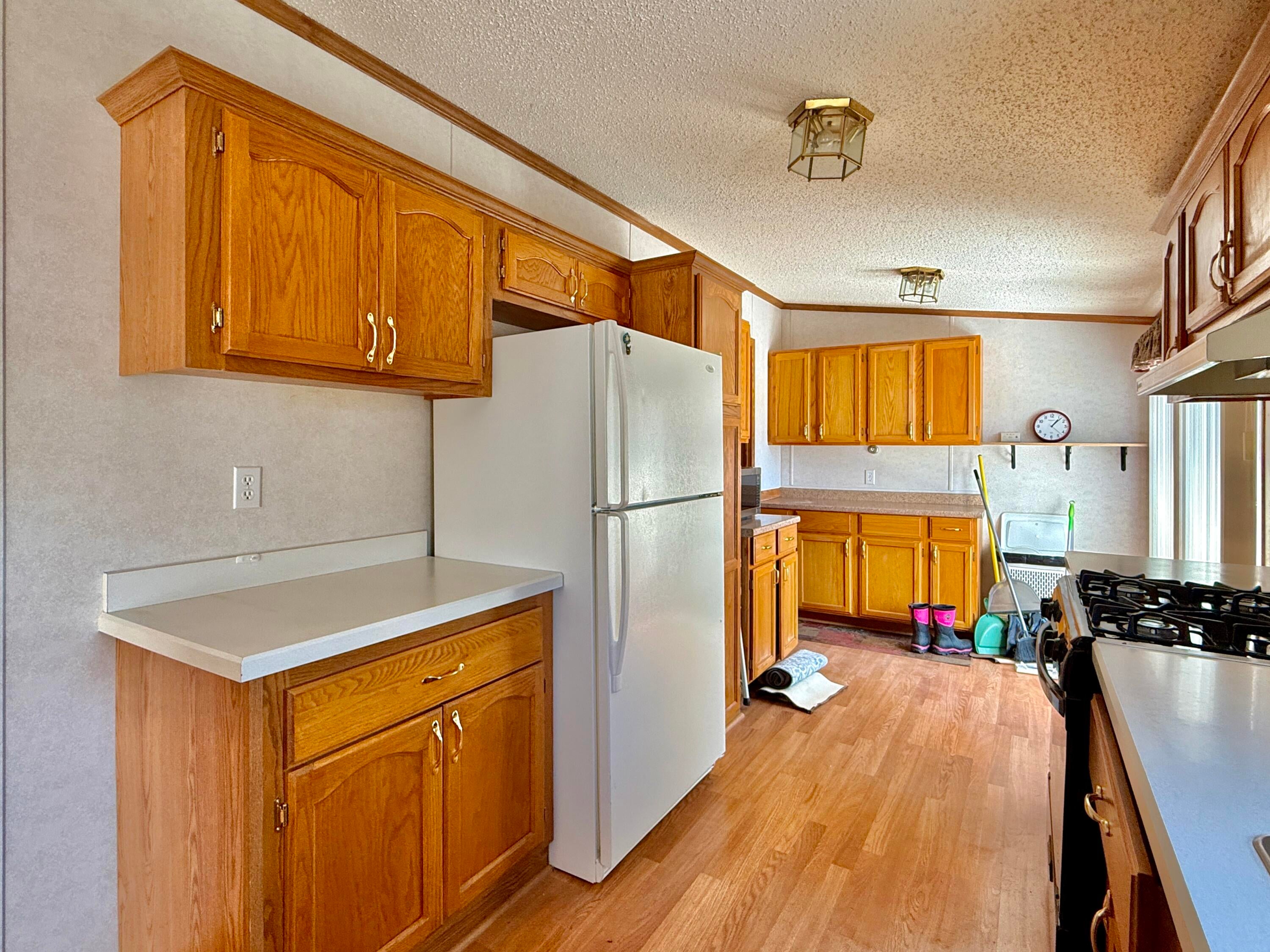 305 Cedar Street Cheboygan, MI 49721 - Photo 5 of 46 Kitchen