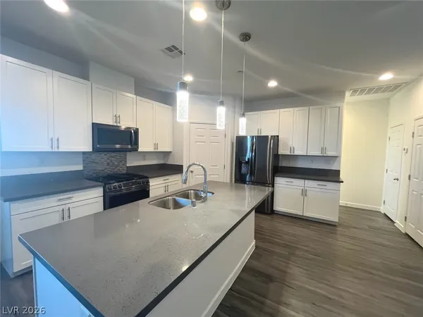 $2,300 | 1533 Franklin Lane, Boulder City, NV 89005