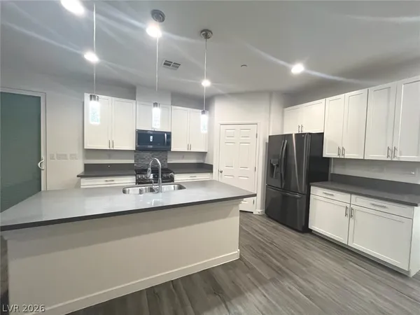 $2,300 | 1533 Franklin Lane, Boulder City, NV 89005