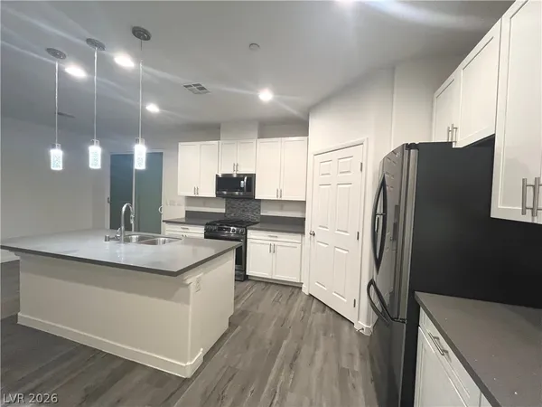 $2,300 | 1533 Franklin Lane, Boulder City, NV 89005