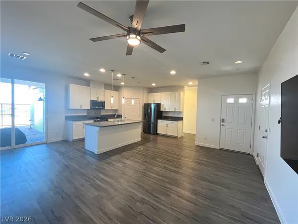 $2,300 | 1533 Franklin Lane, Boulder City, NV 89005