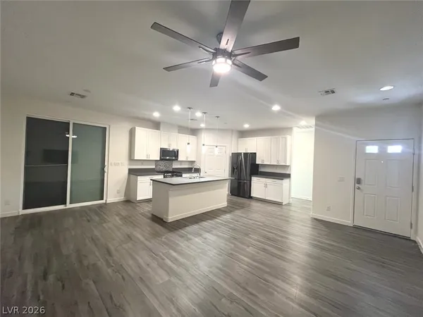 $2,300 | 1533 Franklin Lane, Boulder City, NV 89005