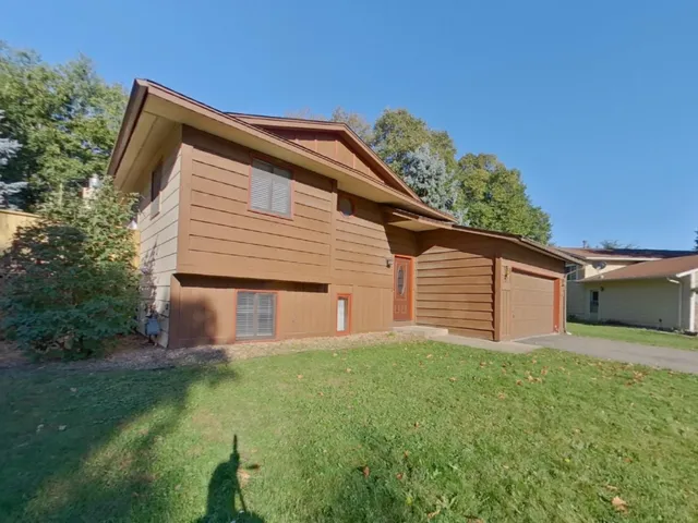 $2,199 | 14030 Candlewood Lane Northeast, Prior Lake, MN 55372