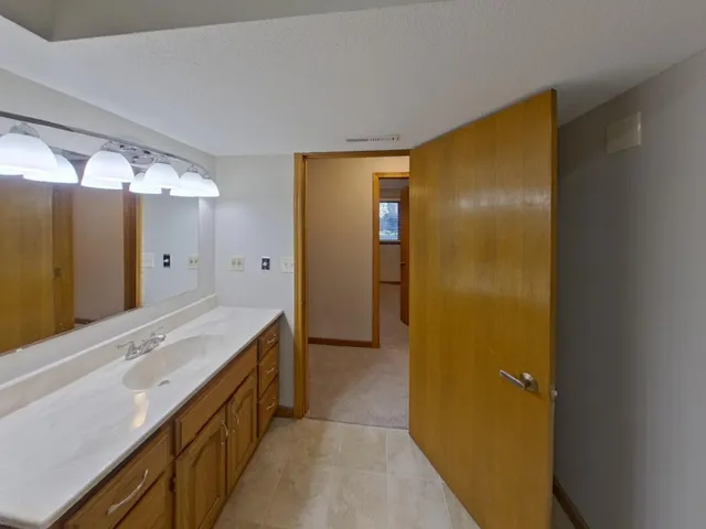 $2,199 | 14030 Candlewood Lane Northeast, Prior Lake, MN 55372