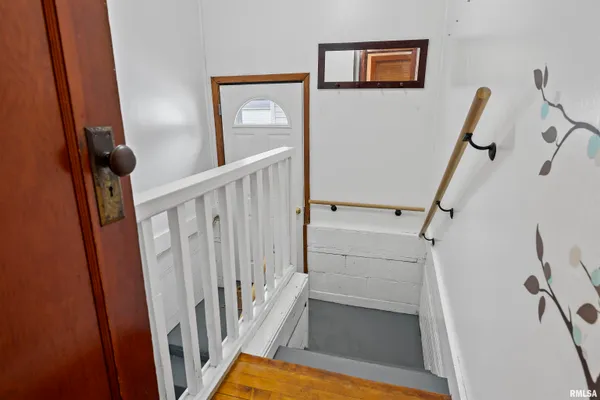 $185,000 | 213 East McManus Street, Buffalo, IL 62515