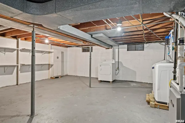 $185,000 | 213 East McManus Street, Buffalo, IL 62515