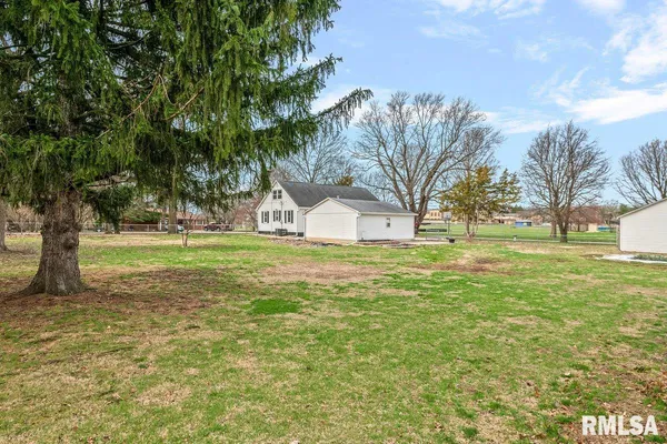 $185,000 | 213 East McManus Street, Buffalo, IL 62515