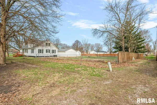 $185,000 | 213 East McManus Street, Buffalo, IL 62515
