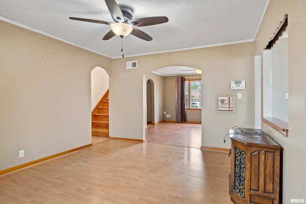$185,000 | 213 East McManus Street, Buffalo, IL 62515