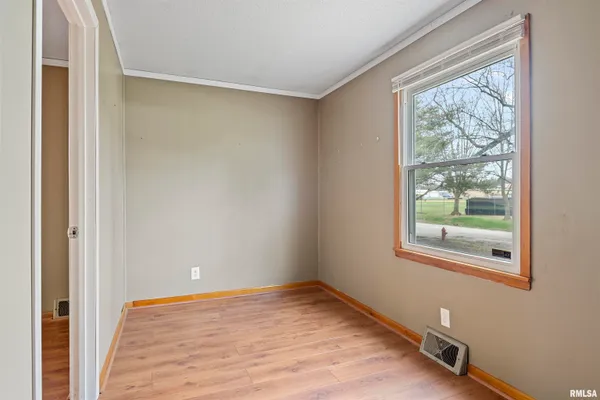 $185,000 | 213 East McManus Street, Buffalo, IL 62515
