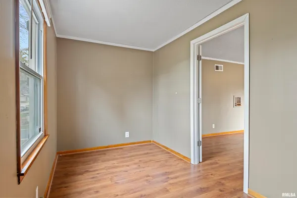 $185,000 | 213 East McManus Street, Buffalo, IL 62515