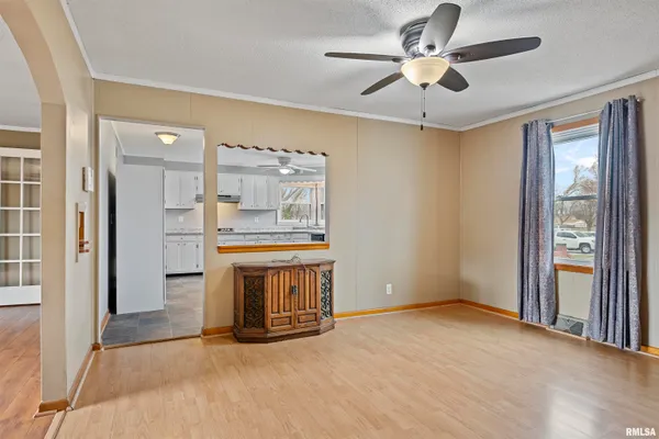 $185,000 | 213 East McManus Street, Buffalo, IL 62515