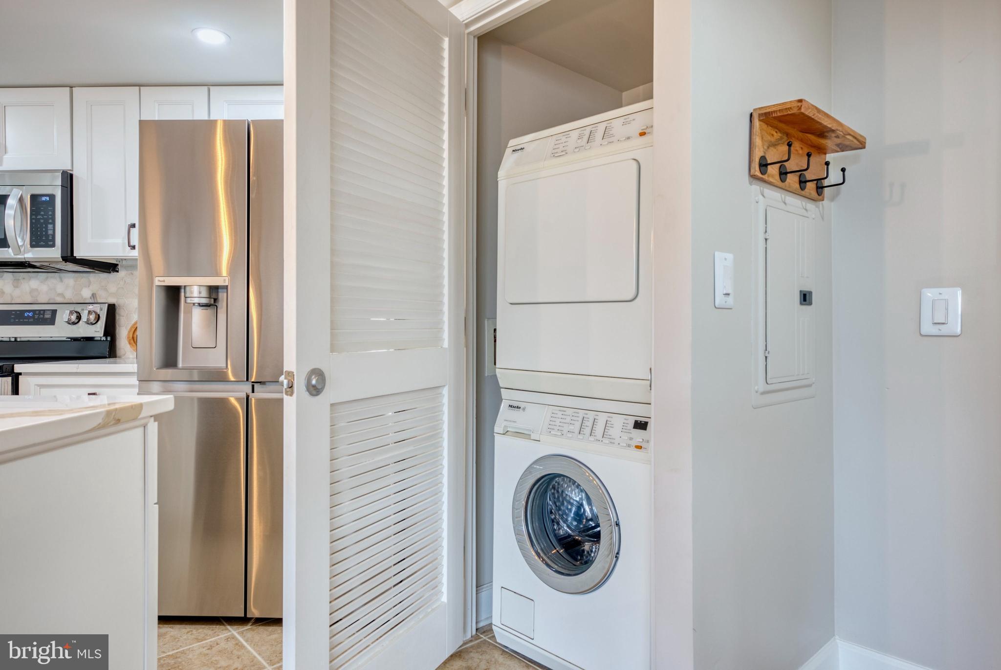 11800 Sunset Hills Road, Unit 913 Reston, VA 20190 - Photo 23 of 52 Laundry in unit