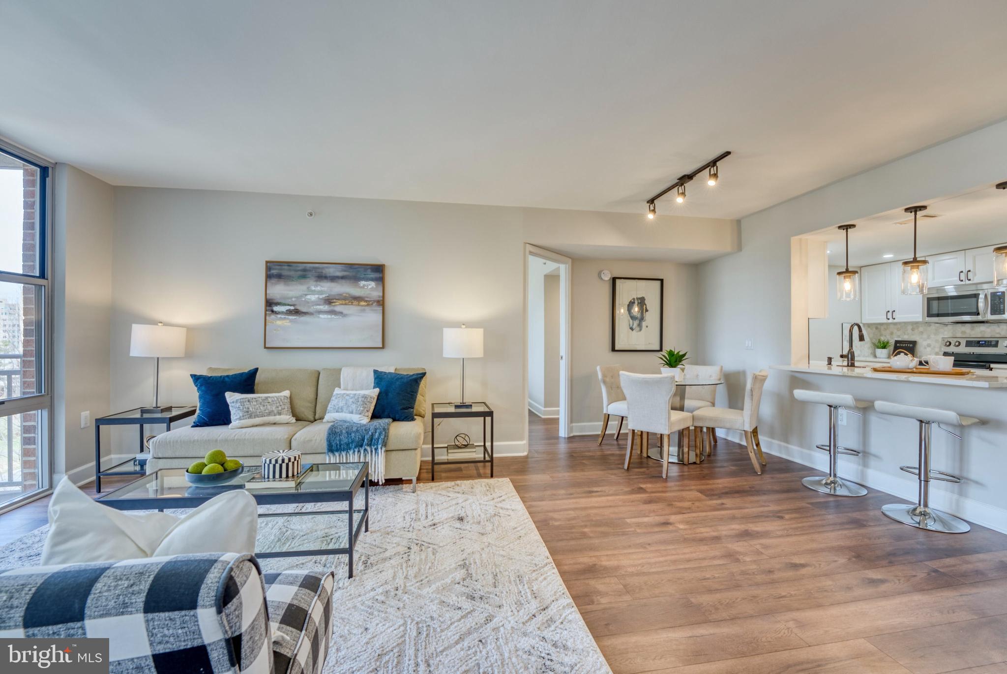11800 Sunset Hills Road, Unit 913 Reston, VA 20190 - Photo 3 of 52 Living/Dining Rooms