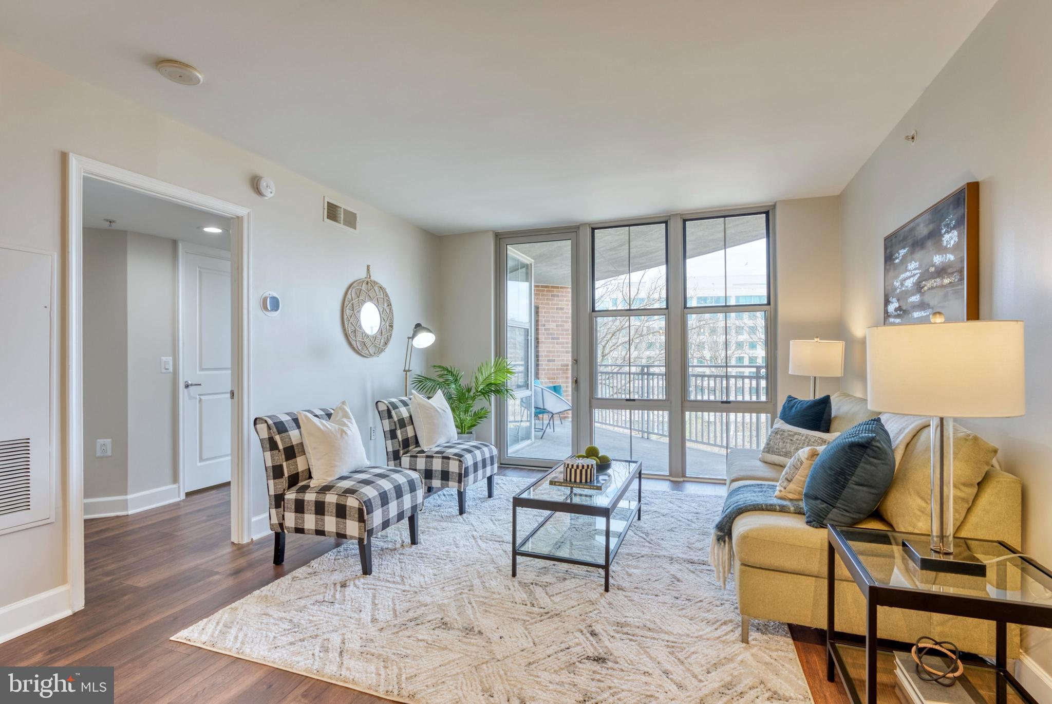 11800 Sunset Hills Road, Unit 913 Reston, VA 20190 - Photo 7 of 52 Living Room