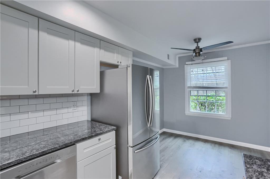 444 Country View Court Pittsburgh, PA 15205 - Photo 11 of 33