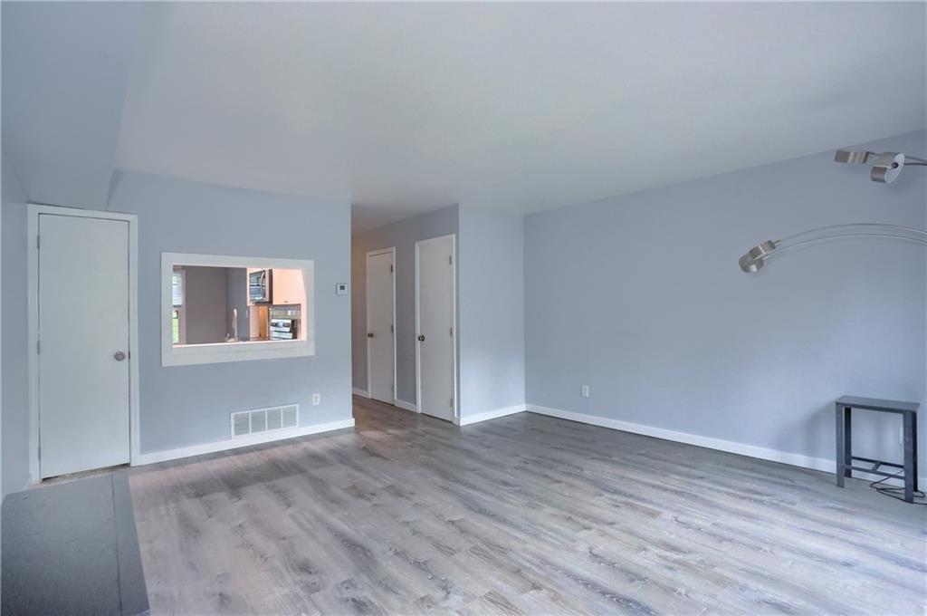 444 Country View Court Pittsburgh, PA 15205 - Photo 15 of 33