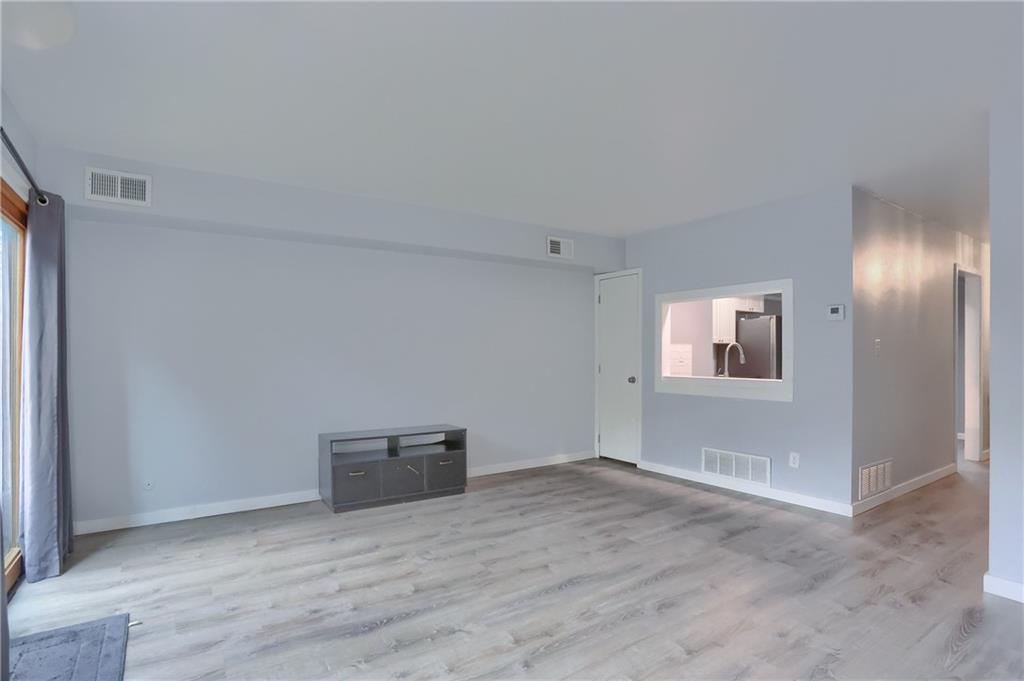 444 Country View Court Pittsburgh, PA 15205 - Photo 16 of 33