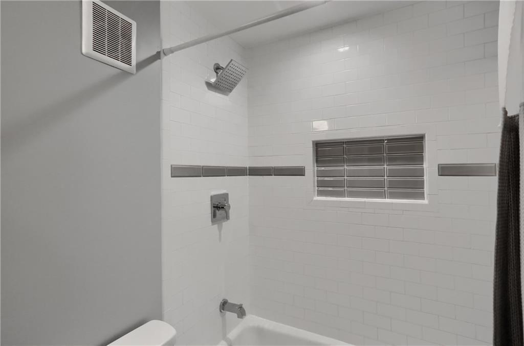 444 Country View Court Pittsburgh, PA 15205 - Photo 18 of 33