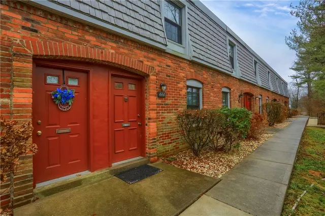$175,000 | 444 Country View Court, Pittsburgh, PA 15205