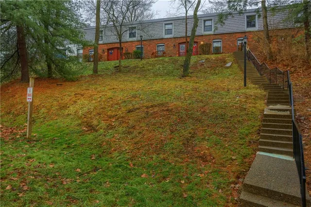 $175,000 | 444 Country View Court, Pittsburgh, PA 15205