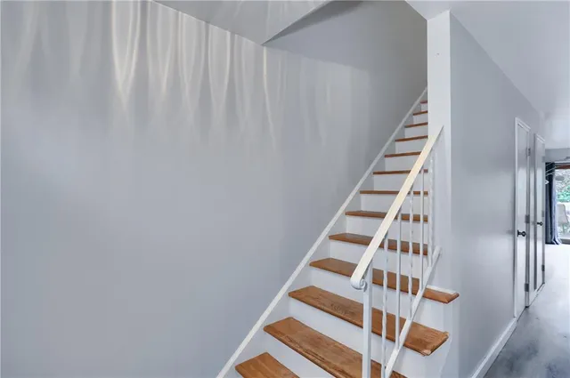 $175,000 | 444 Country View Court, Pittsburgh, PA 15205