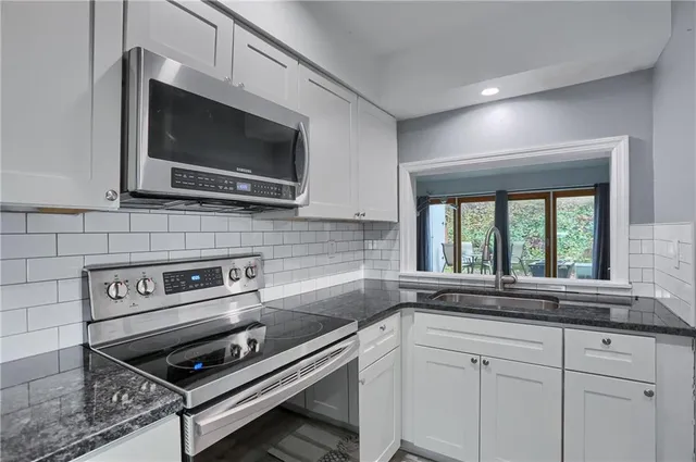 $175,000 | 444 Country View Court, Pittsburgh, PA 15205