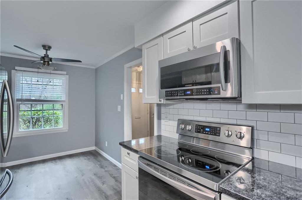 444 Country View Court Pittsburgh, PA 15205 - Photo 10 of 33