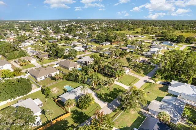 $2,000 | 261 Edgewater Avenue Southeast, Palm Bay, FL 32909