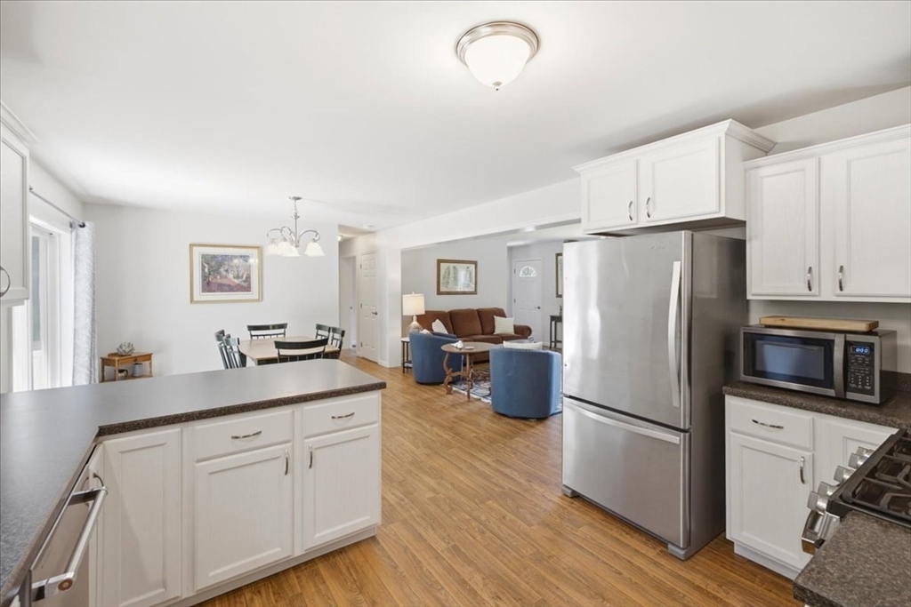 85 Lewis Avenue Walpole, MA 02081 - Photo 13 of 39