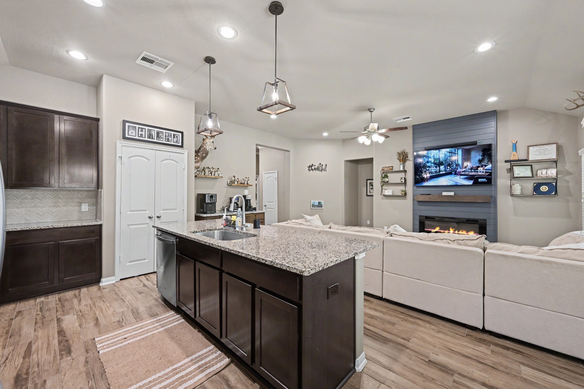 13258 Ridgeview Willis, TX 77318 - Photo 10 of 45 Gallery Image 10