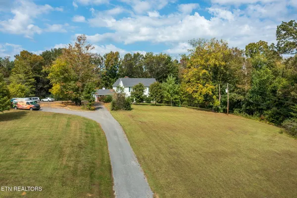 $6,000,000 | 12805 Kingston Pike, Farragut, TN 37934