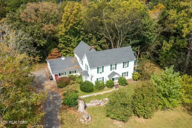 $6,000,000 | 12805 Kingston Pike, Farragut, TN 37934