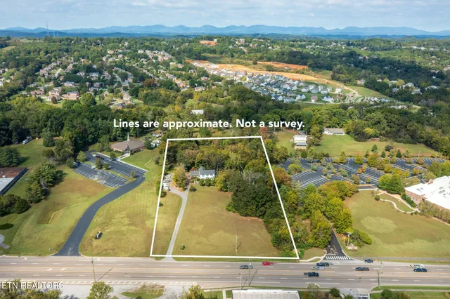 $6,000,000 | 12805 Kingston Pike, Farragut, TN 37934