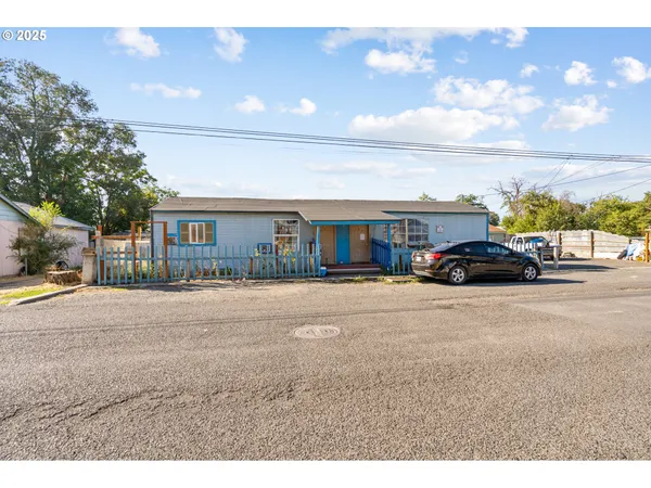 $299,000 | 153 West Beech Avenue, Hermiston, OR 97838