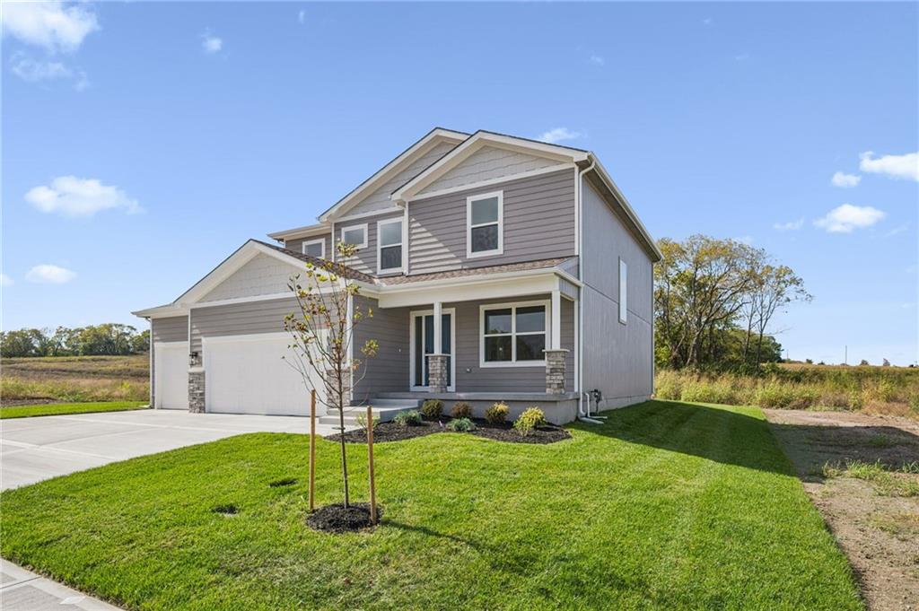 838 Reed Drive Raymore, MO 64083 - Photo 3 of 45