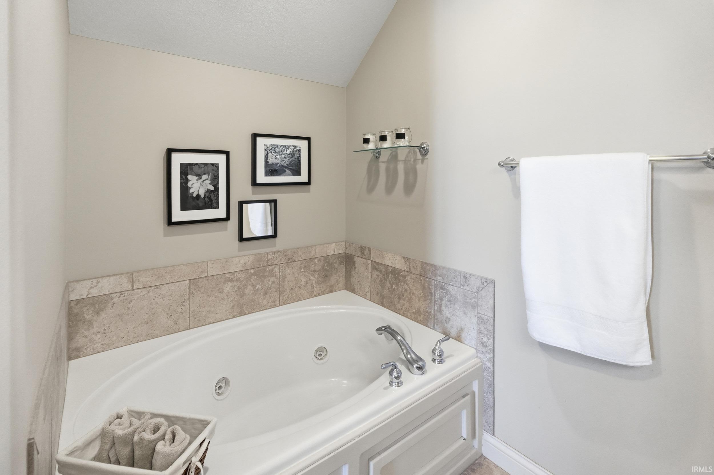 1605 Spenser Cove Fort Wayne, IN 46845 - Photo 18 of 36